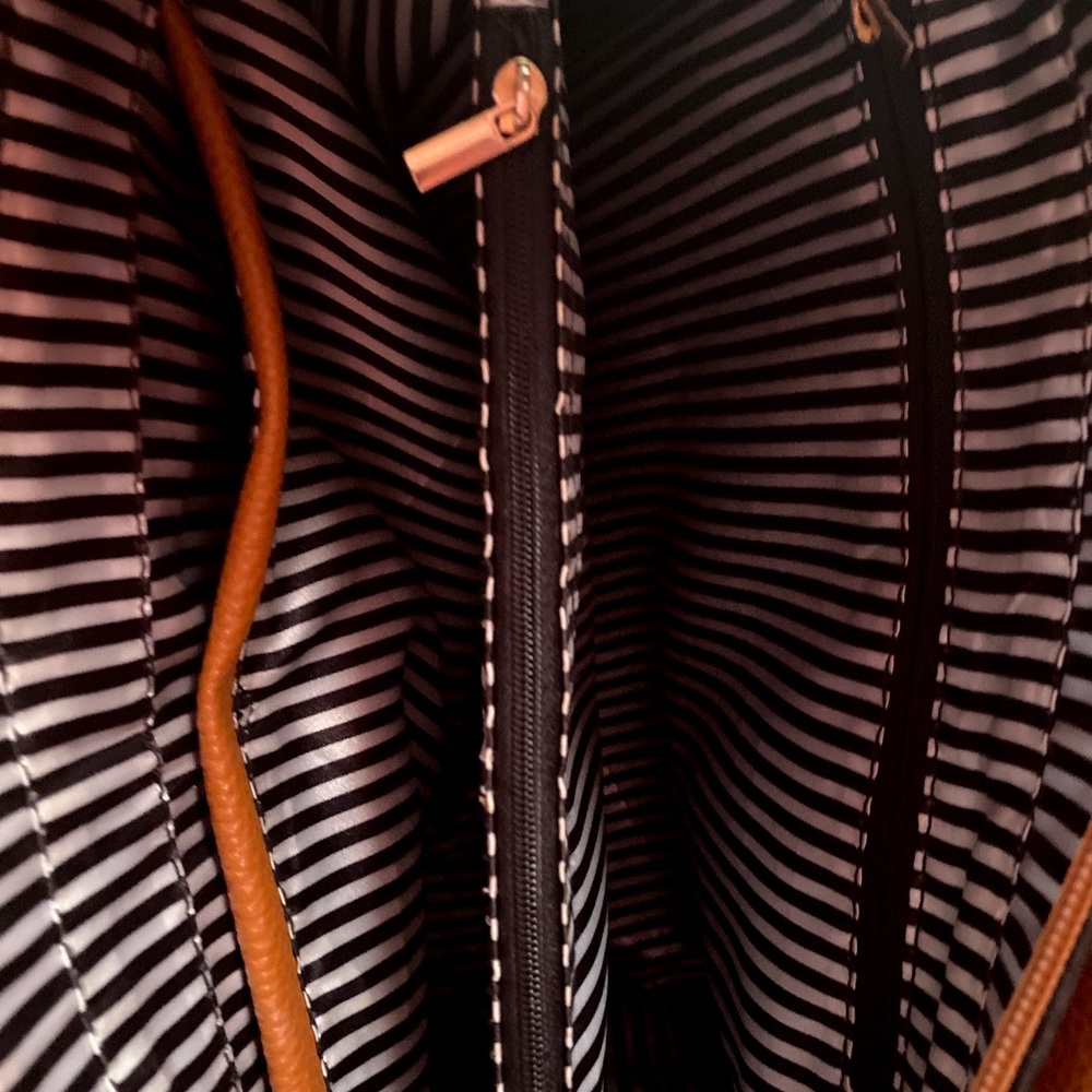 Purse - Picture 3 of 3